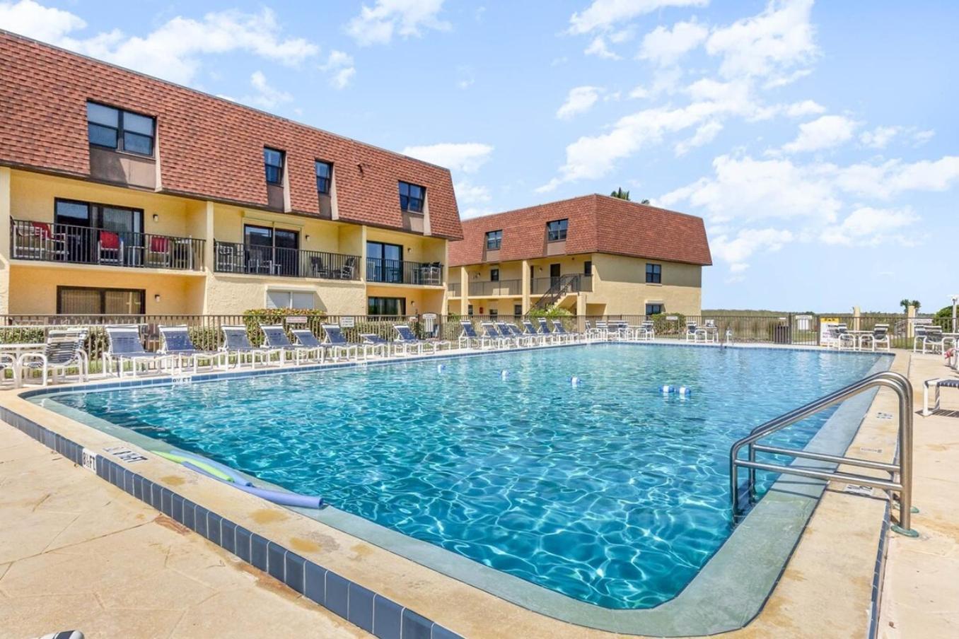 Pier Pressure Beachfront Wpool Коко-Біч Екстер'єр фото